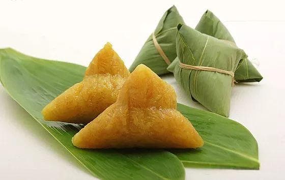 中秋节的传统食物：月饼、桂花糕、田螺等