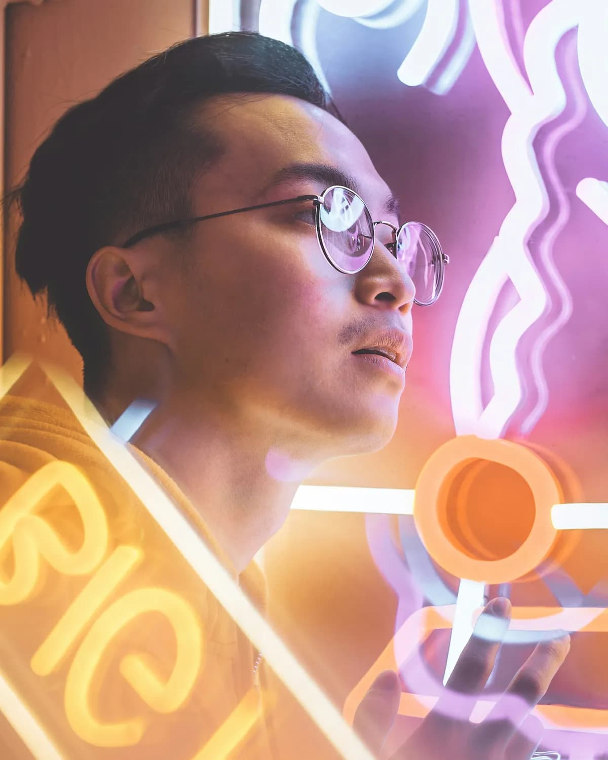 陈奕迅化身公益大使，携手英雄联盟助力乡村少年圆梦