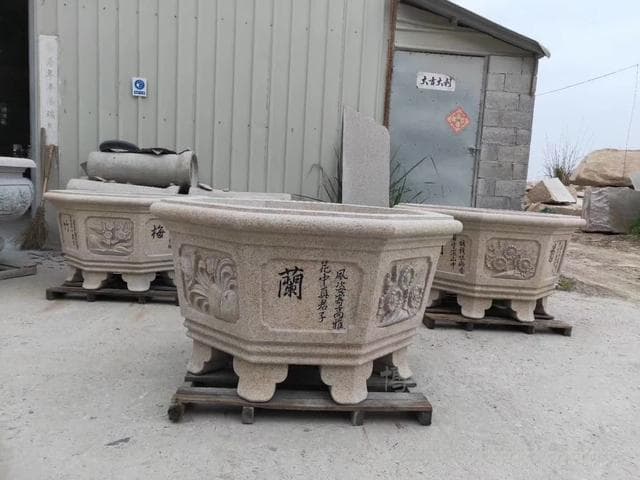 从设计到成品：揭秘石雕花盆的制作工艺