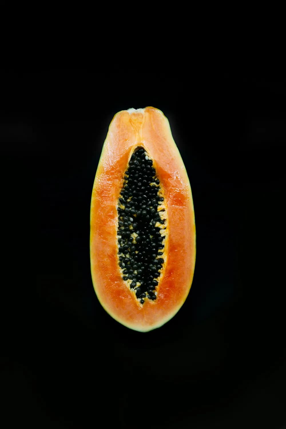 木瓜：维生素C含量是橙子两倍，兼具美容养颜功效
