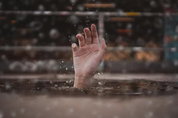 溺水自救与互救，这些你必须懂！