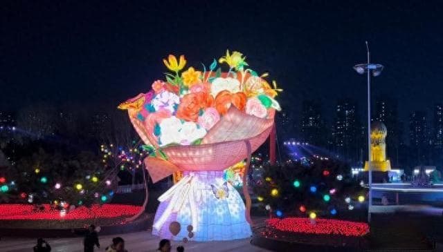 沈阳元宵灯会：燃冬照古韵 灯火映今昔