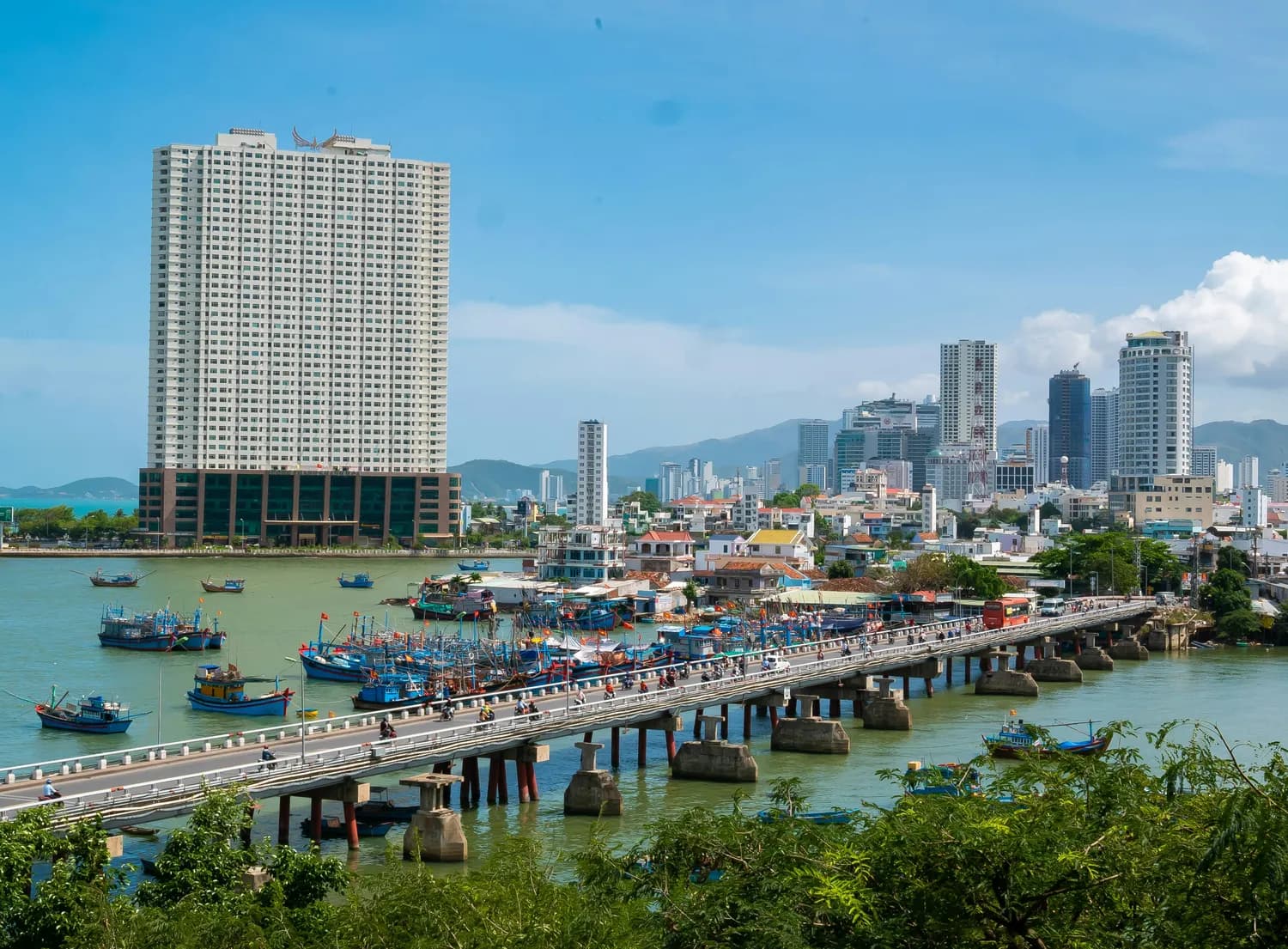 防城港旅游粤语指南：从基础词汇到实用对话