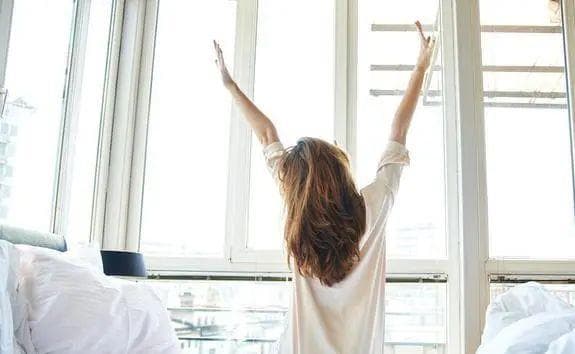 总想着早睡早起却又做不到？不妨尝试这5个方法，很管用~