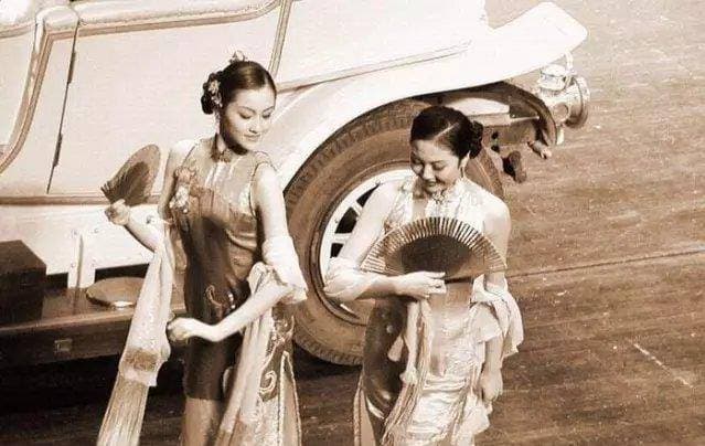 民国时的女拆白党，打着一见钟情的幌子，一杯酒骗走对方全部钱财