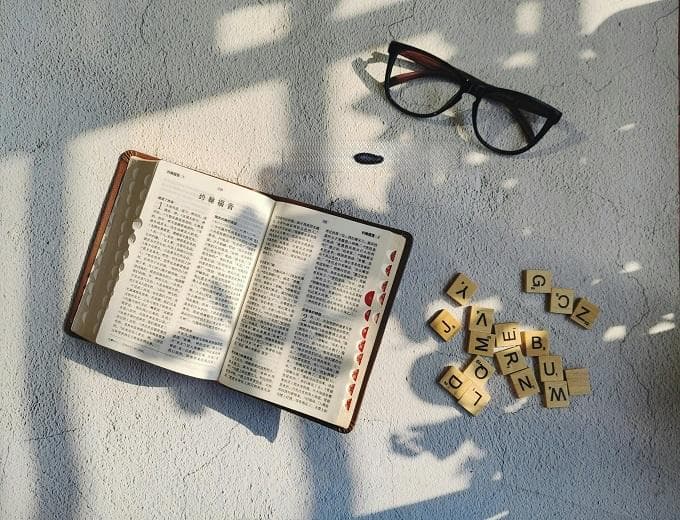 英语六级语法知识探索：理解“to”作为介词的奥秘