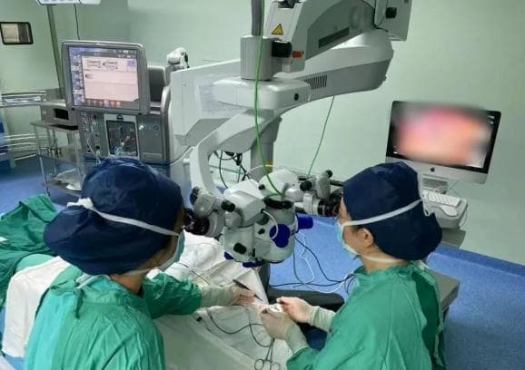 看东西模糊、变形？可能不是“老花眼”哦