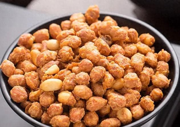 酥脆炸花生米，口感丰富引发食客热议！