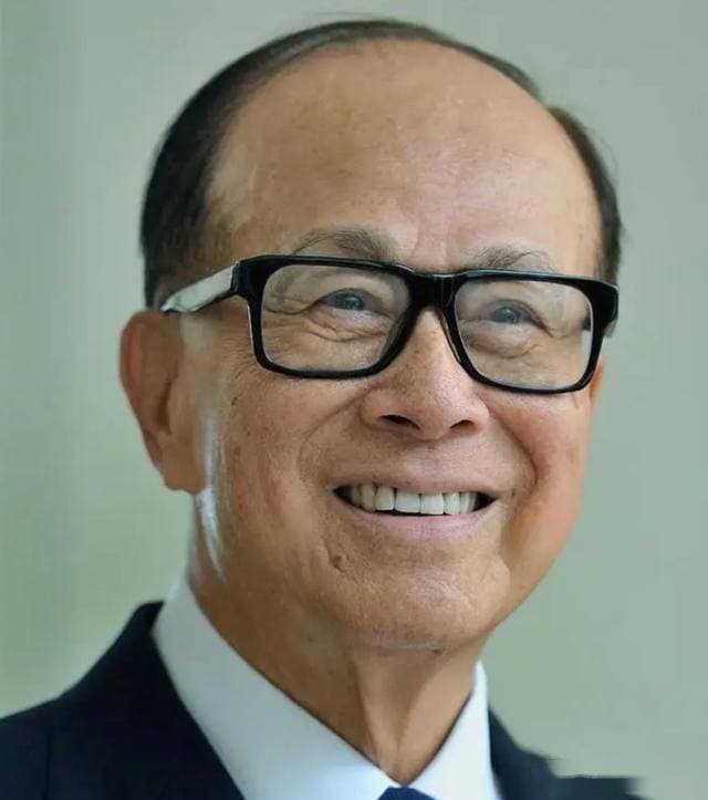 李嘉诚拥有世界上52个集装箱码头，而且还是脸书的大股东之一