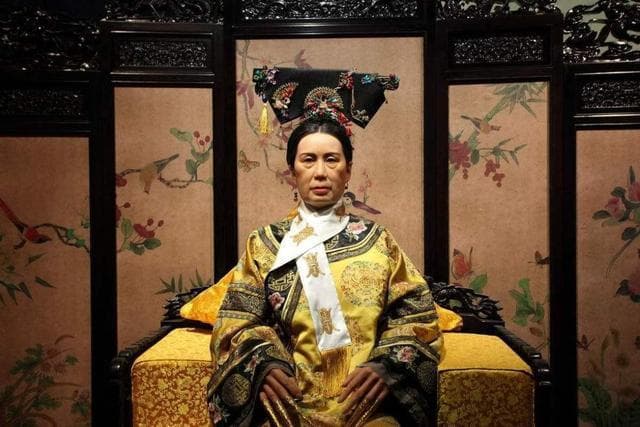慈禧为何选择溥仪为皇帝？揭秘晚清宫廷权力斗争