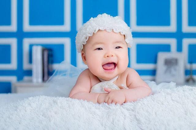 如何培养孩子自己吃饭：掌握这几个小技巧