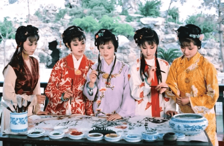 畅游“纸上园林”，理解了《红楼梦》世界的一景一物，就读懂了“中式生活美学”