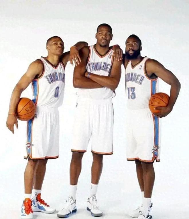 NBA现役球员单赛季总得分排行榜前十：曾经的雷霆三少占七席