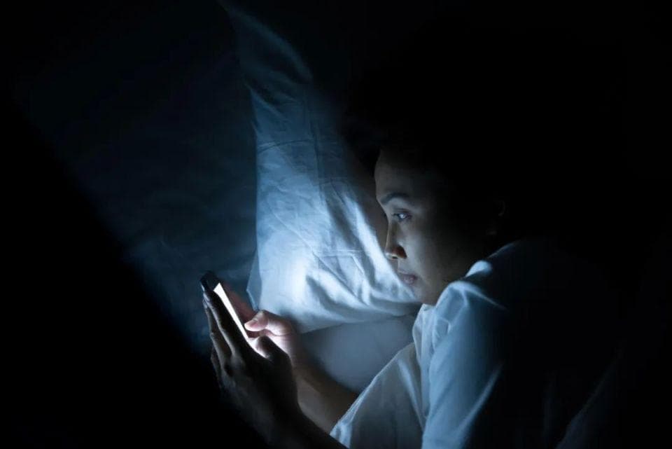手机的“护眼模式”，真能护眼吗？
