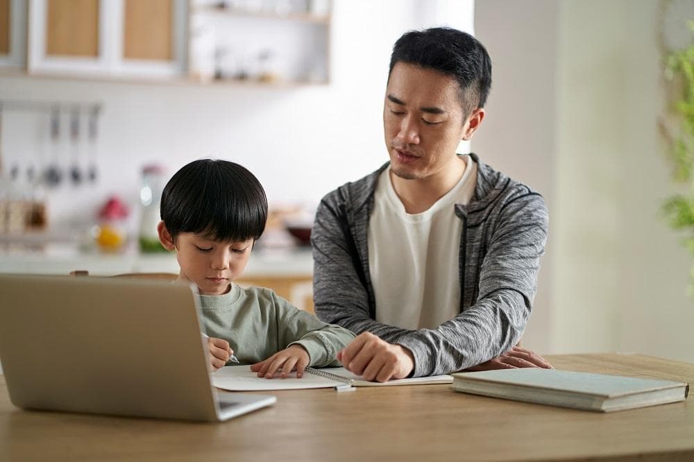 经合组织《教育概览》：日本学前及高等教育费用的家庭负担较重