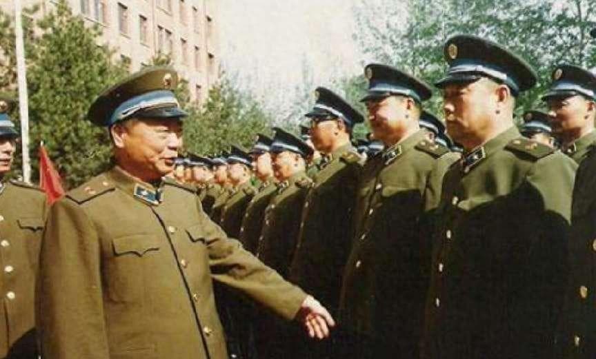 张廷发：接替被撤职的马宁担任空军司令员，儿子也是空军高级将领
