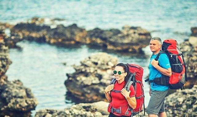 和老人一起外出旅行需要准备什么
