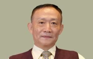 卢麒元：从财政部到香港商界的传奇历程
