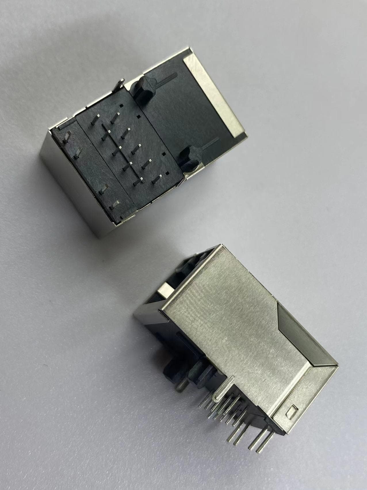 RJ45接口集成的百兆和千兆之间主要有以下几个区别