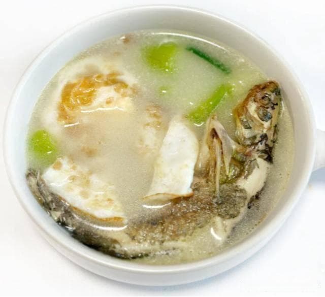 丝瓜黄骨鱼煎蛋汤：冬季滋补佳品，鲜美营养全面