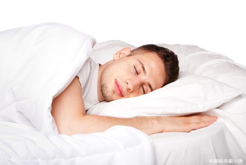 如何应对睡眠中的“超自然”体验？揭开睡眠幻觉背后的大脑秘密