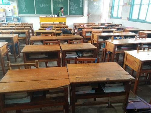 从培养学生整理书桌的好习惯开始