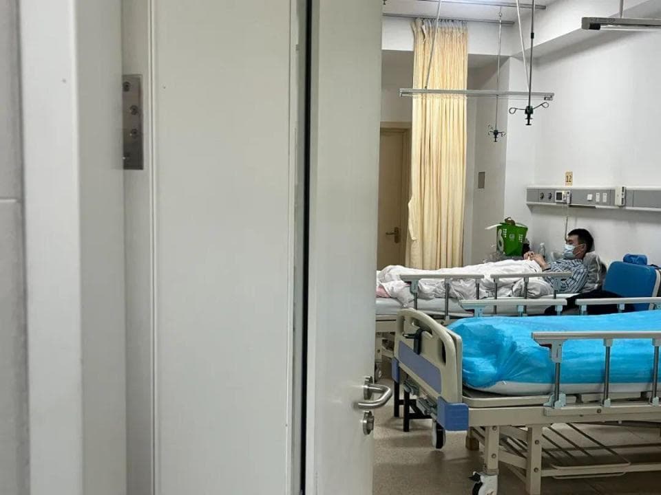 温州民警抓捕患艾滋病嫌疑人后，流血不止…