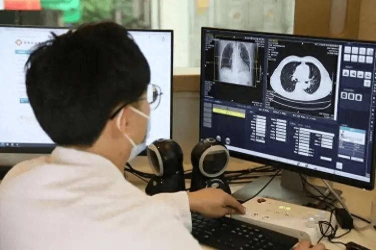 经常散步对肺有好处吗？医生忠告：想要肺更健康，这四件事要常做