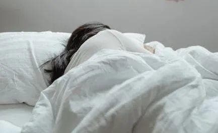 【提醒】晚秋时节总是睡不醒？这些人尤其要当心！