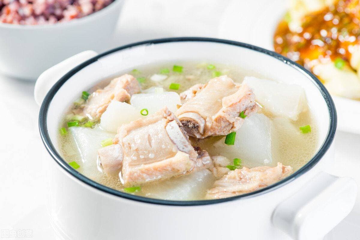 简单几步，打造餐桌上的经典——萝卜排骨汤