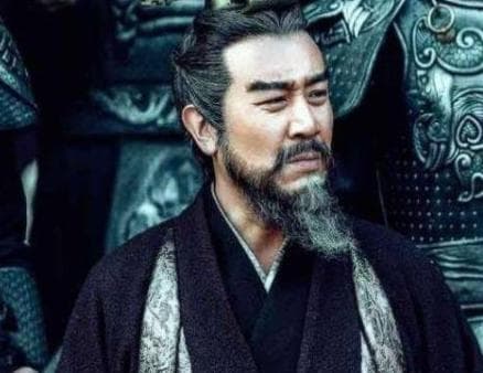 曹丕推行“九品中正制”是为了什么？