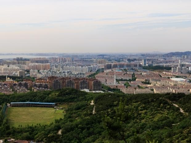 香港豪宅遇冷天价别墅降价四成成交，美联储降息如何影响香港楼市？