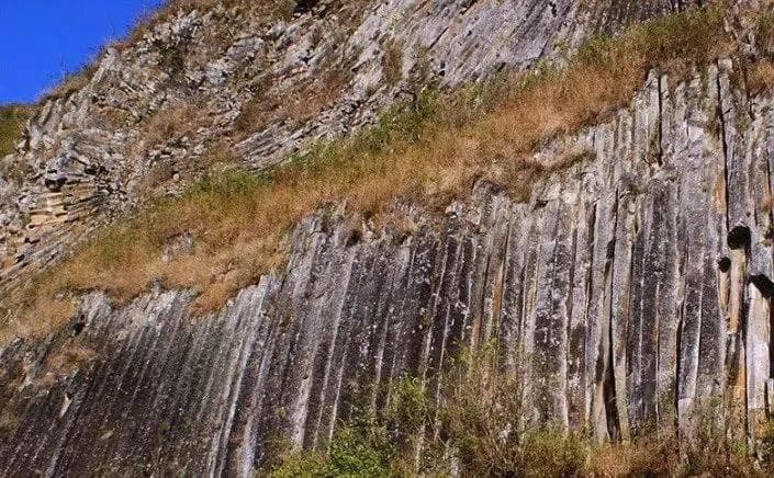 火山岩的特性与应用：从环保材料到建筑美学
