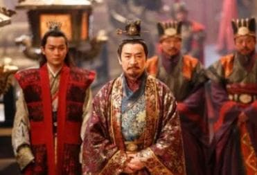 《隋唐演义》的艺术手法：结构、人物与叙事的完美融合