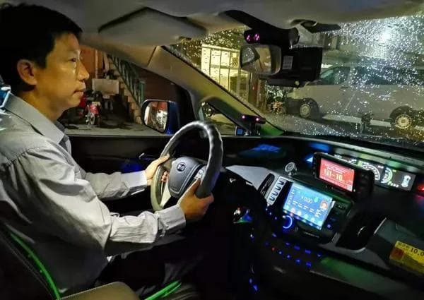 深圳出租车有了新“神器”：的哥打瞌睡，车子会报警
