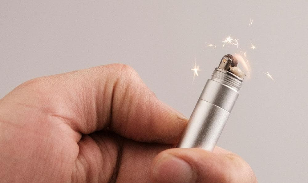 ZIPPO充电式打火机：告别传统燃料的安全之选