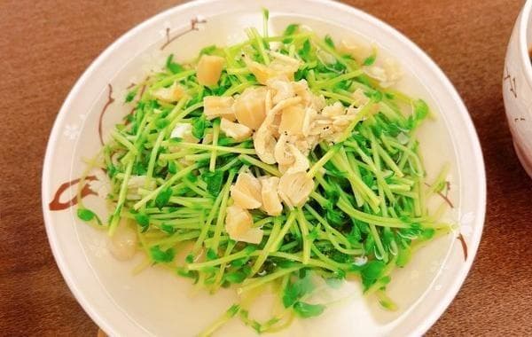 羊肉炖豆苗：一道美味可口的传统菜肴