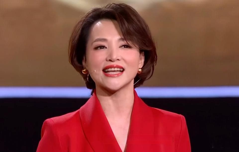 董卿新节目《朗读者》第三季：文化盛宴中的温情与思考