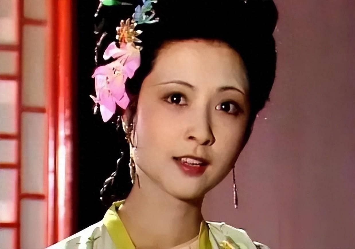 花枝巷的梦幻泡影：贾琏对尤二姐的炽热情缘，最后却冷酷背叛