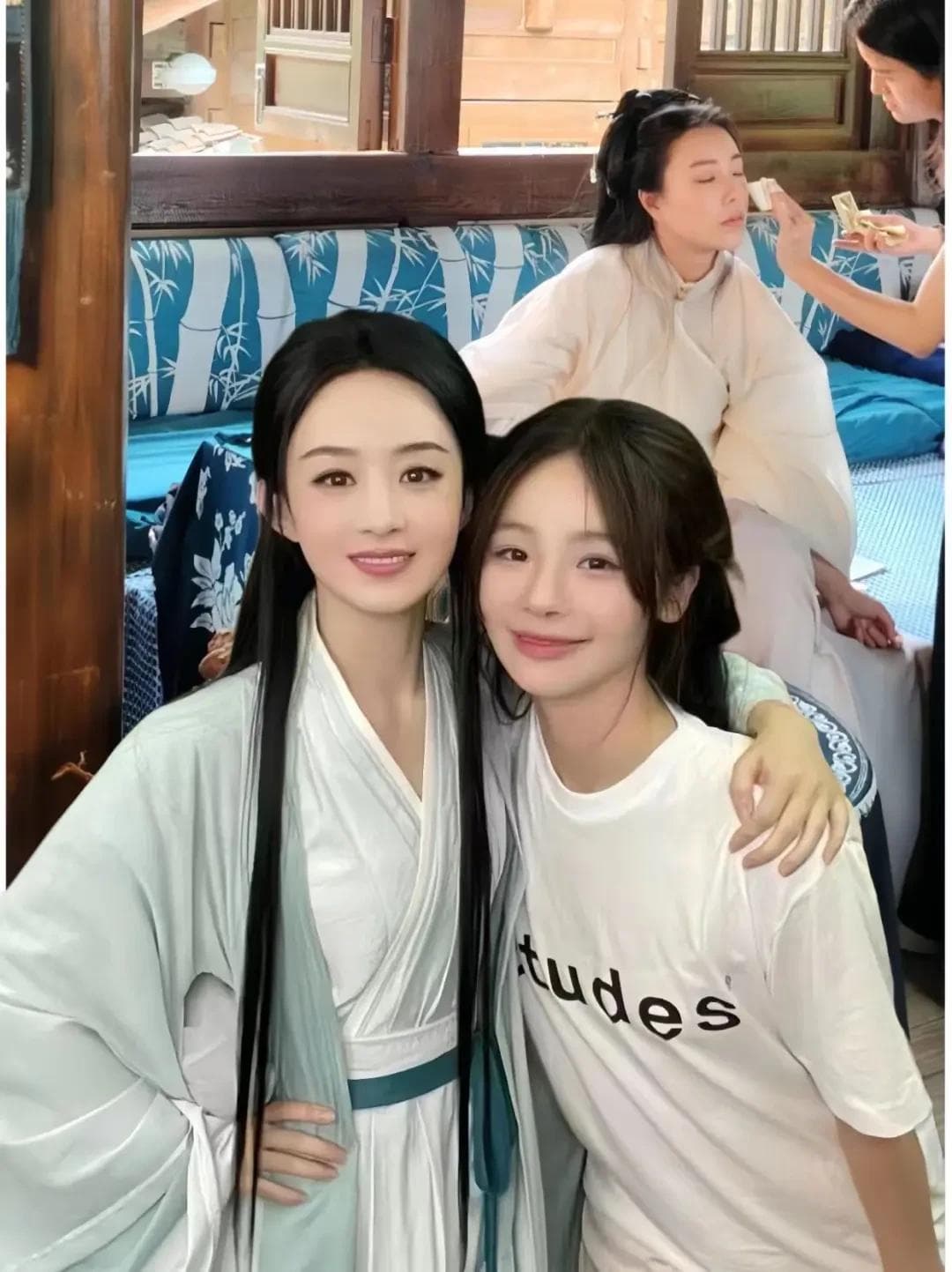 明星化妆师为普通人打造专属妆容的幕后故事
