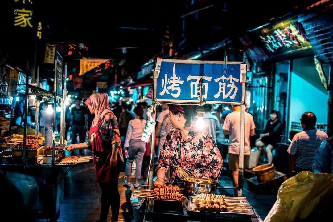 中国十大著名小吃街：从南京夫子庙到上海城隍庙