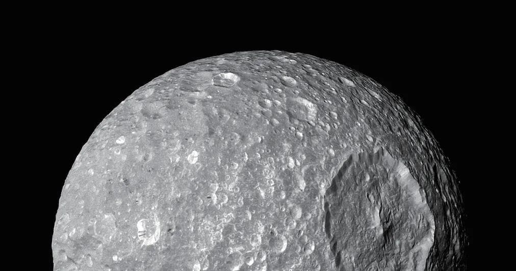 土星的“死星”卫星藏着一片地下海洋