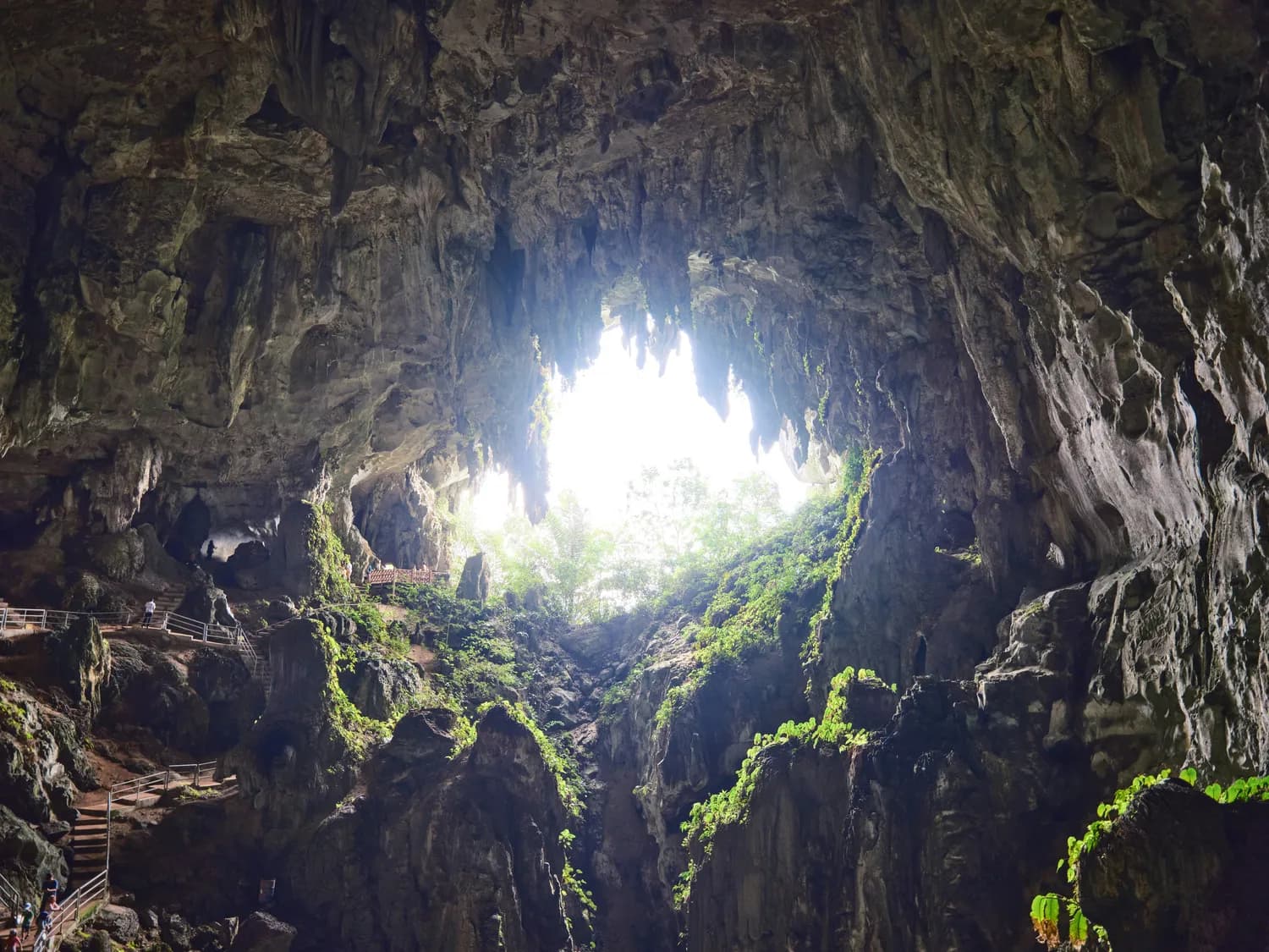 《永恒纪元》PK《魔域手游》，谁才是策略王者？