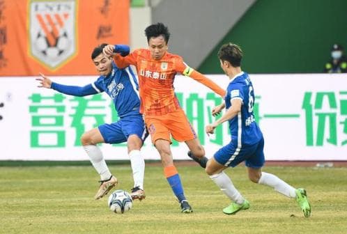 吾米提江·玉苏普：从新疆走出的足球新星