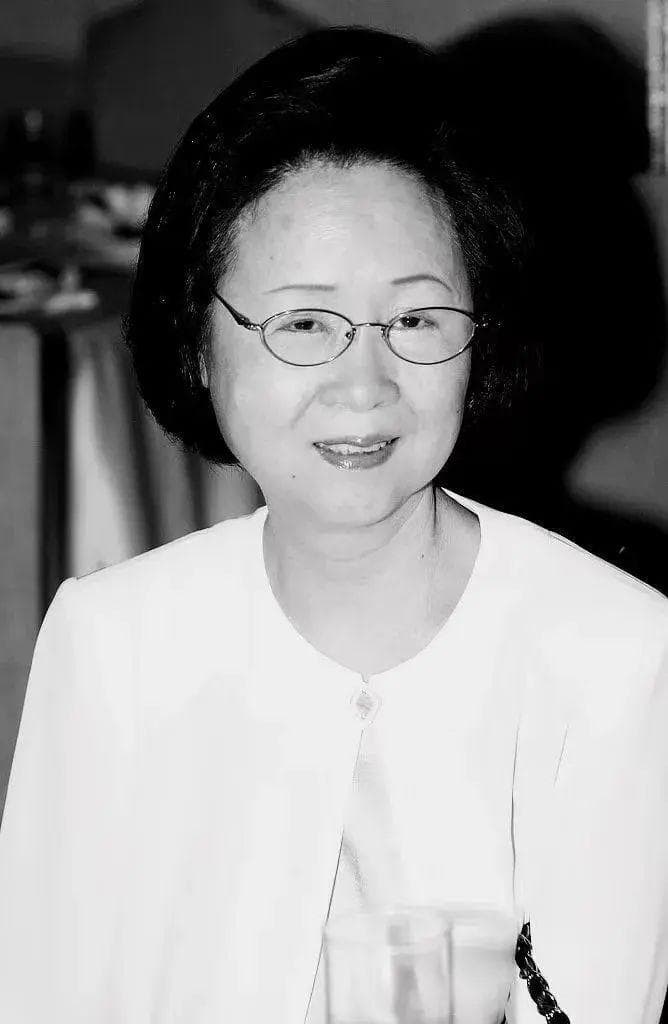 琼瑶去世，从四圣祠到暑袜街的锦江记忆