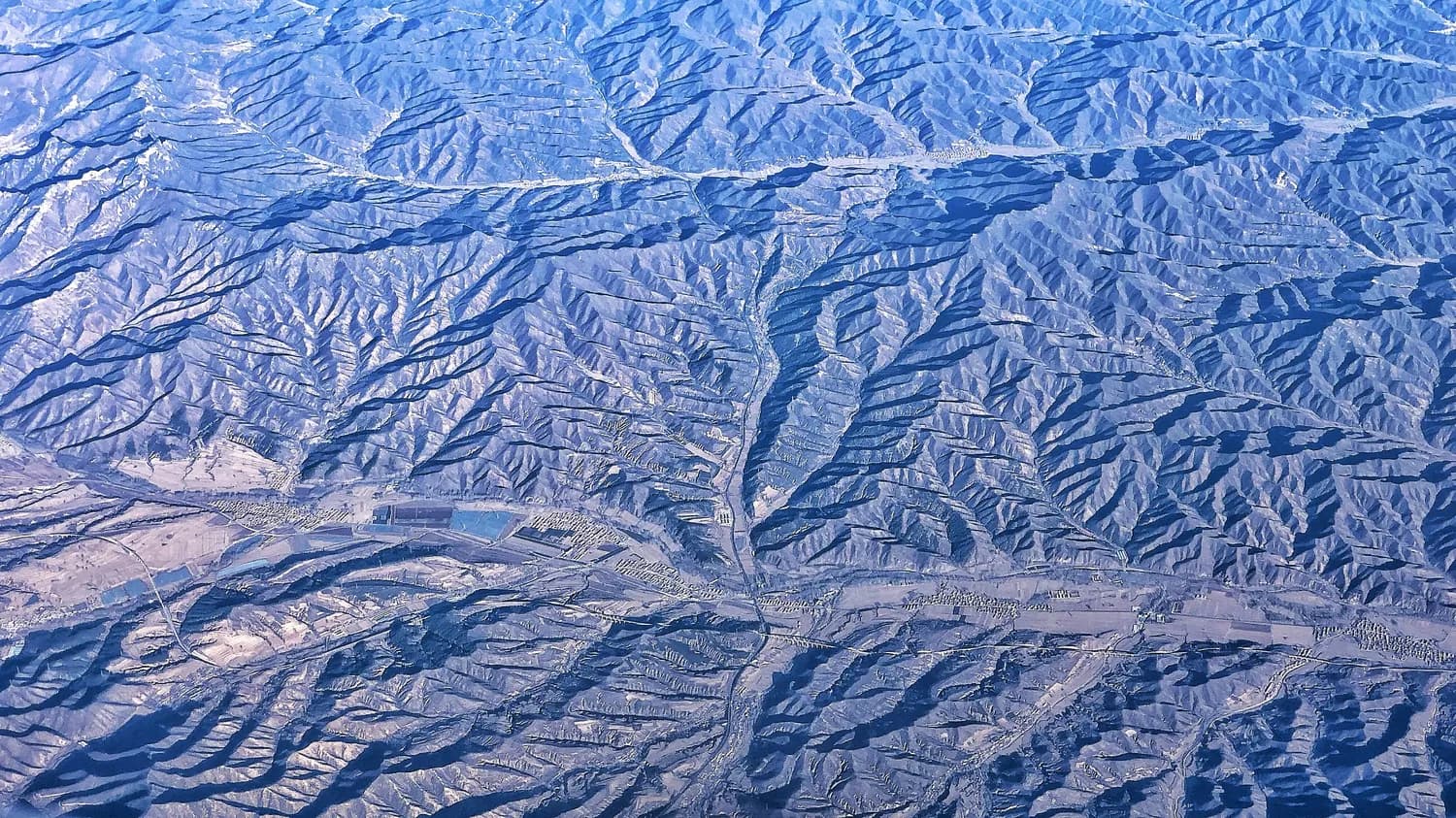 秦岭-大别山区地质奇观揭秘：走滑断裂与大地变迁