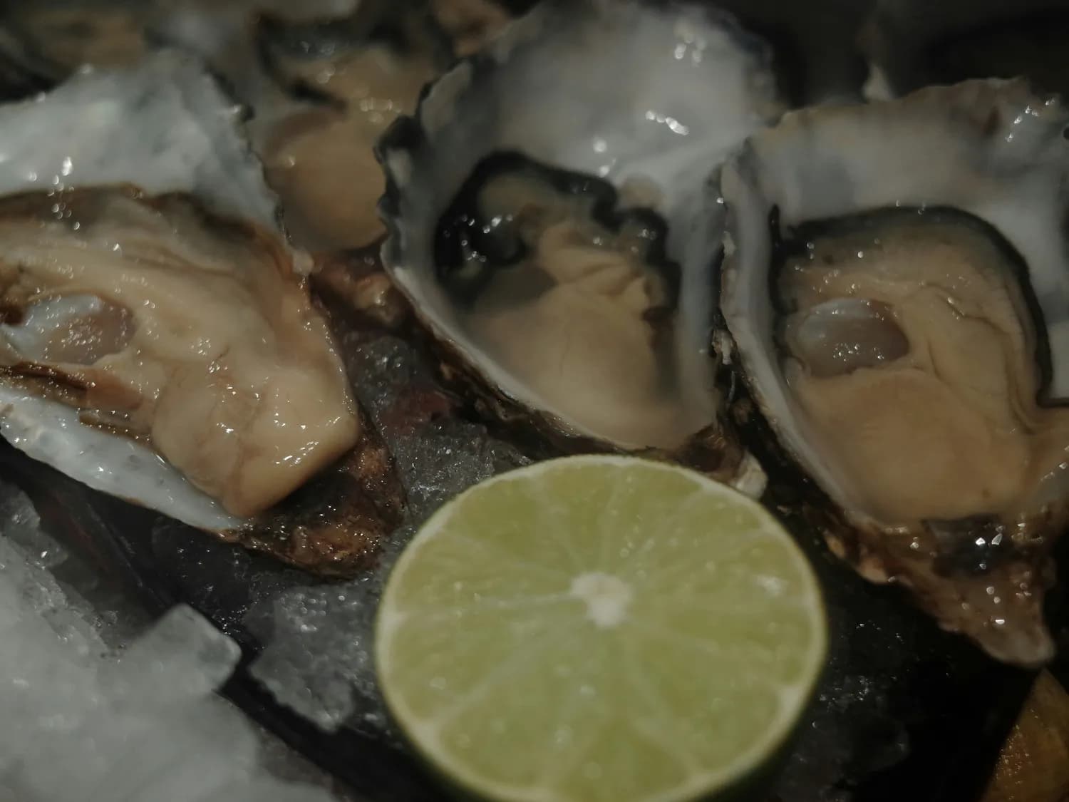 珠海十大特色小吃：从横琴蚝到海鲜粥，品味珠海的美食文化