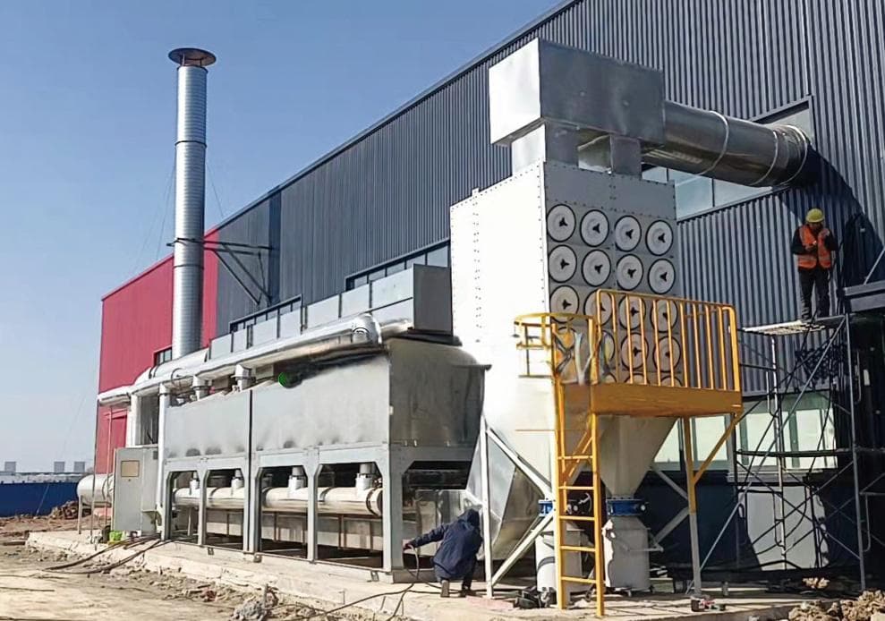 4万风量塑料废气处理：活性炭吸附脱附+催化燃烧显成效