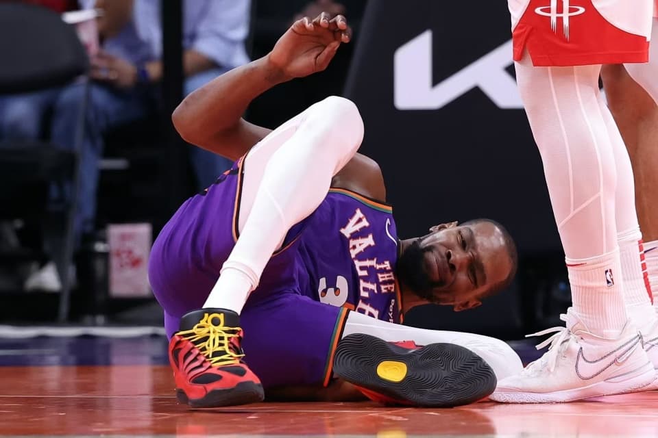 NBA动态：杜兰特伤病确定，尼克斯签约达成，两人赛季报销