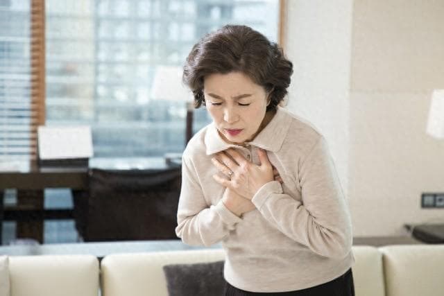 中医解读更年期：调理阴阳，改善症状全攻略